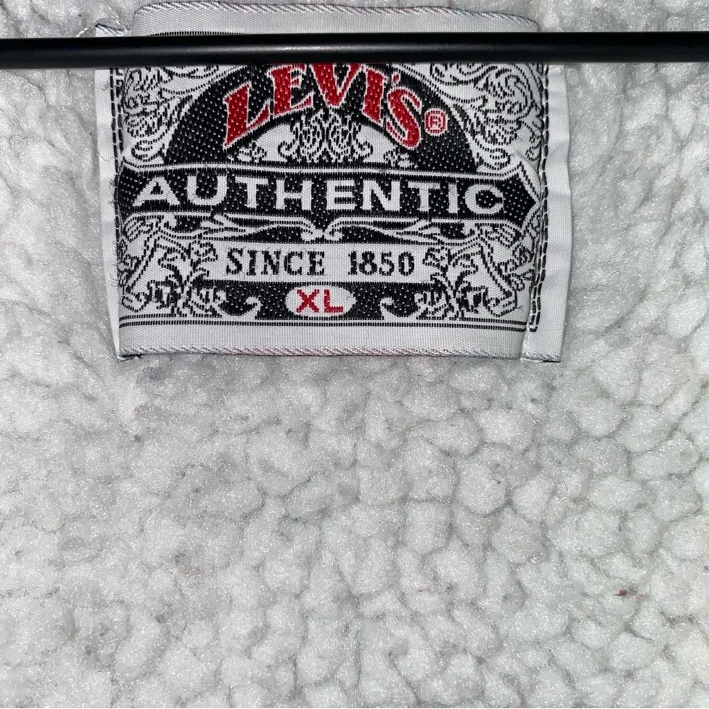 Vintage Levi’s Sherpa Lined Jean Trucker Jacket - Picture 16 of 16